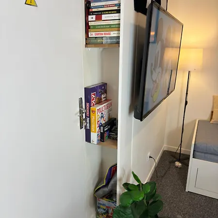 Eclectic In Near Montmartre Apartament *